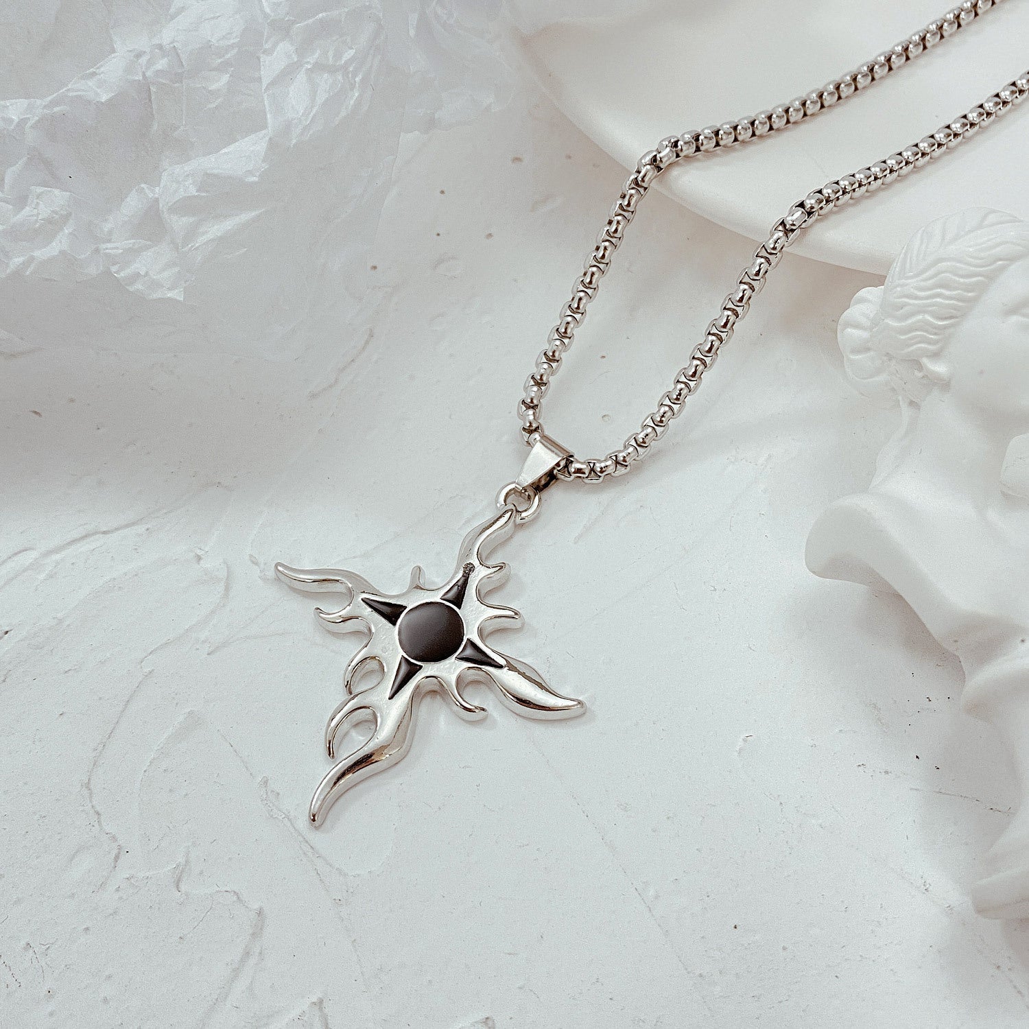 Korean Version Of Simple Wild Sunflower Alloy Pendant Men And Women Necklace b8091332 15c1 434f af5b a69fd6d1163b