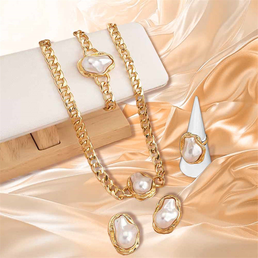Trendy Hot Sale Shaped Pearl Suit Vintage Necklace