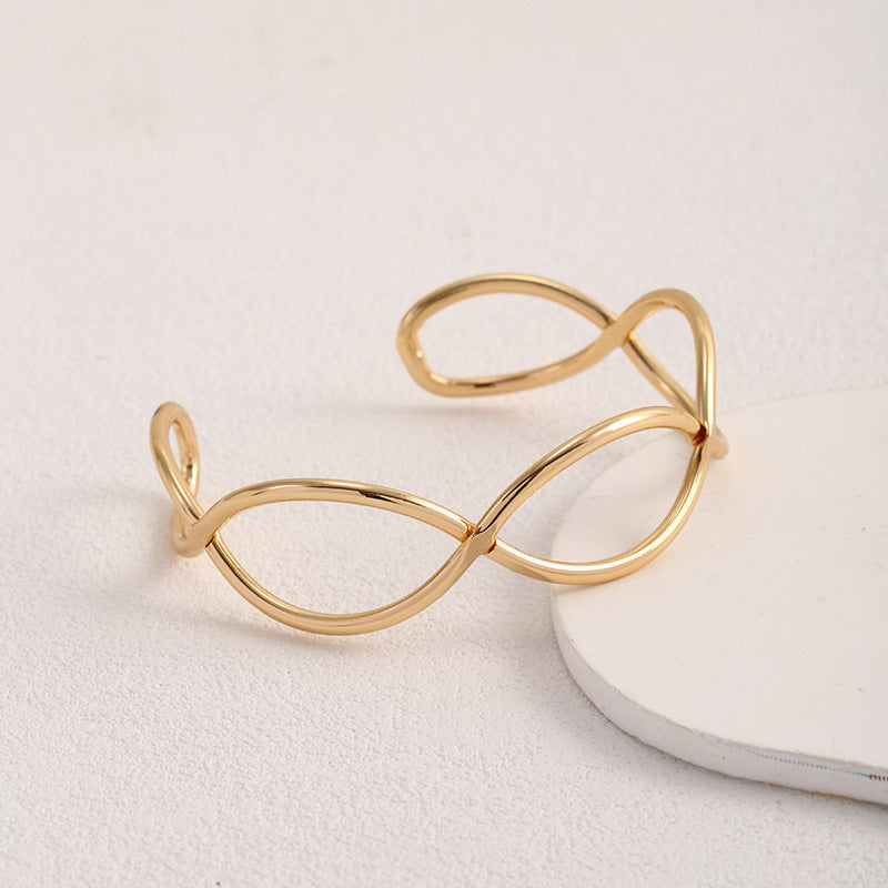Irregular Gold Wave Bracelet Adjustable b8bc1b77 3d14 4355 beb8 20567e511294