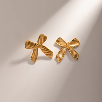 Caroline Gold Earrings ba38af11 462c 4ad9 a474 e0c7c3d8f25c