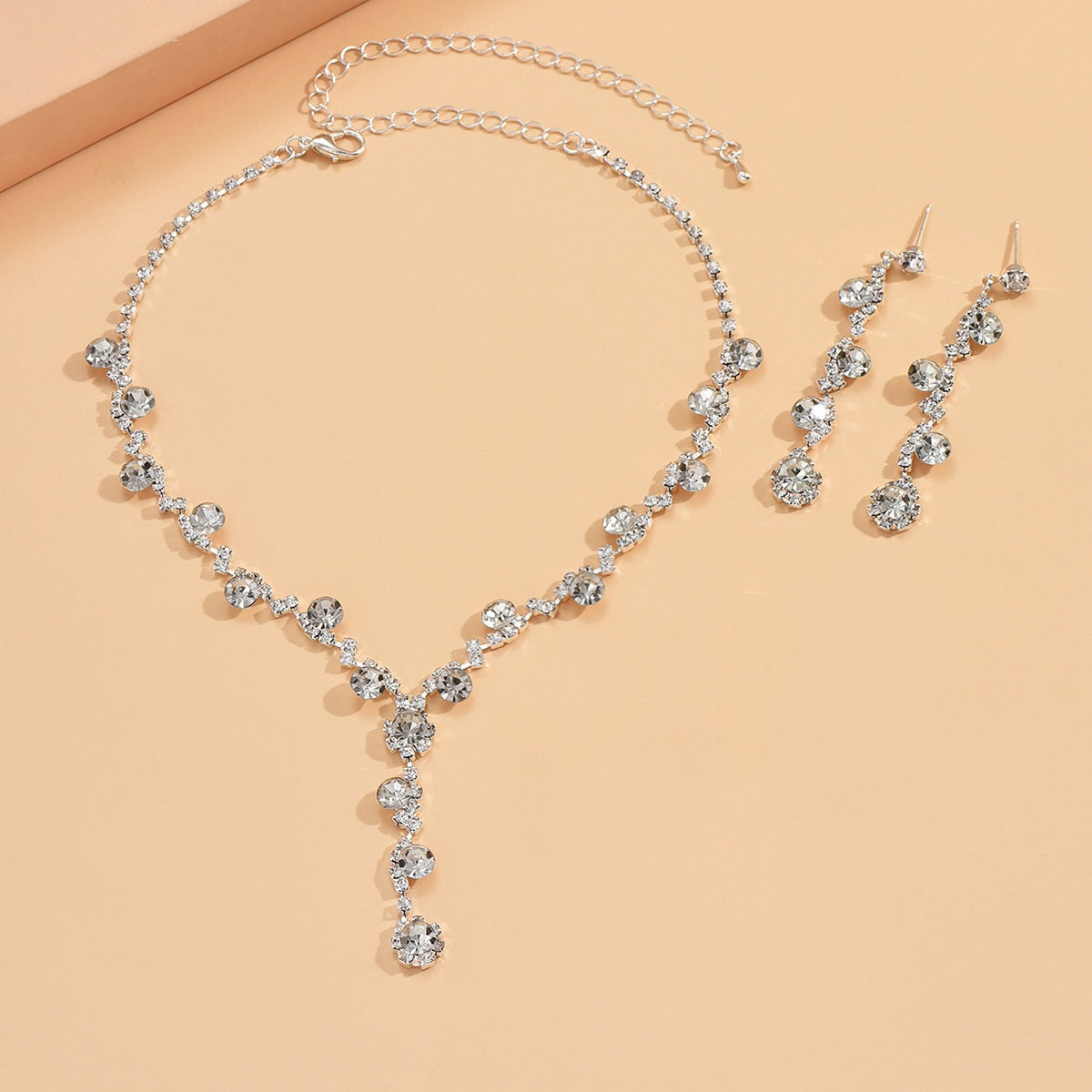 Fashion Crystal Necklace Ear Stud Bracelet Jewelry Accessories
