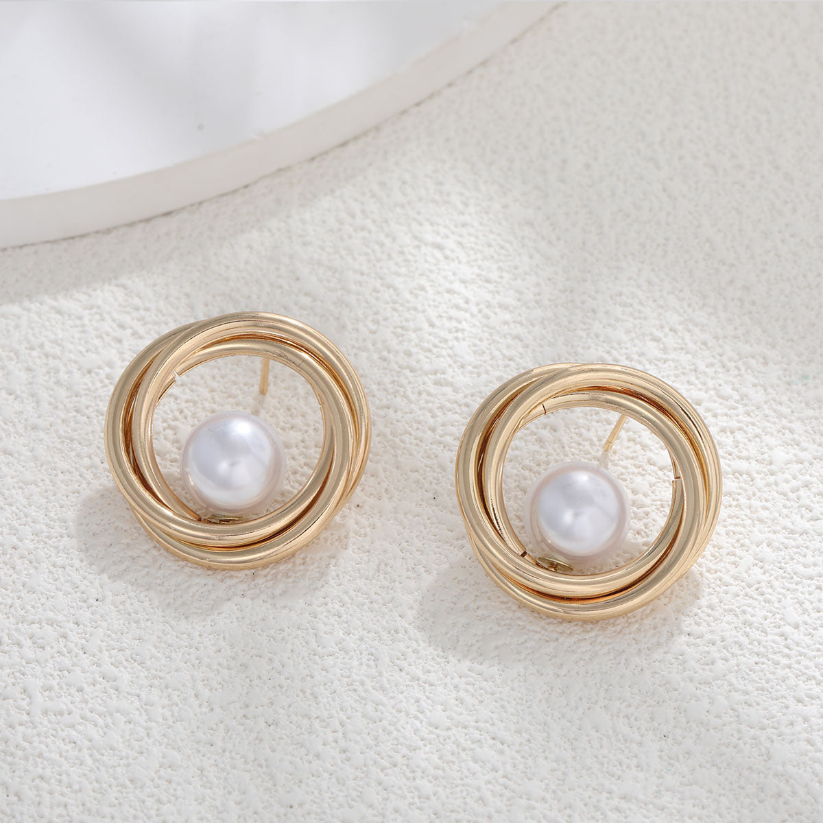 Exaggerated Large Pearl Earrings Female Special-interest Design bc4bda2e fd81 4f5e bf24 bebf1f666c7f