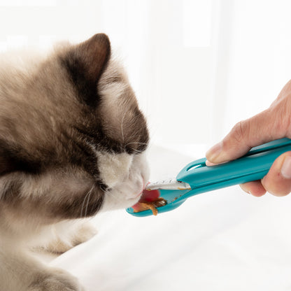 The Hot Cat Strip Spoon Feeder Squeezes Snack Pet Feeding Tools bdefc58d 01f1 46e1 b021 a935752313f9