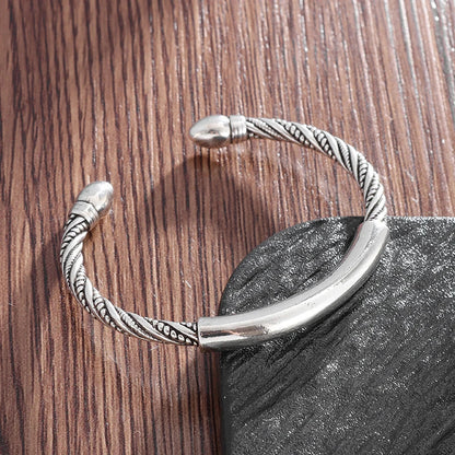Crater Design Bump Bracelet Fashion bec76f19 899e 4422 a9ef 4114fc569071 f8138aa6 47fb 40c2 bfb1 fd33d9329d91
