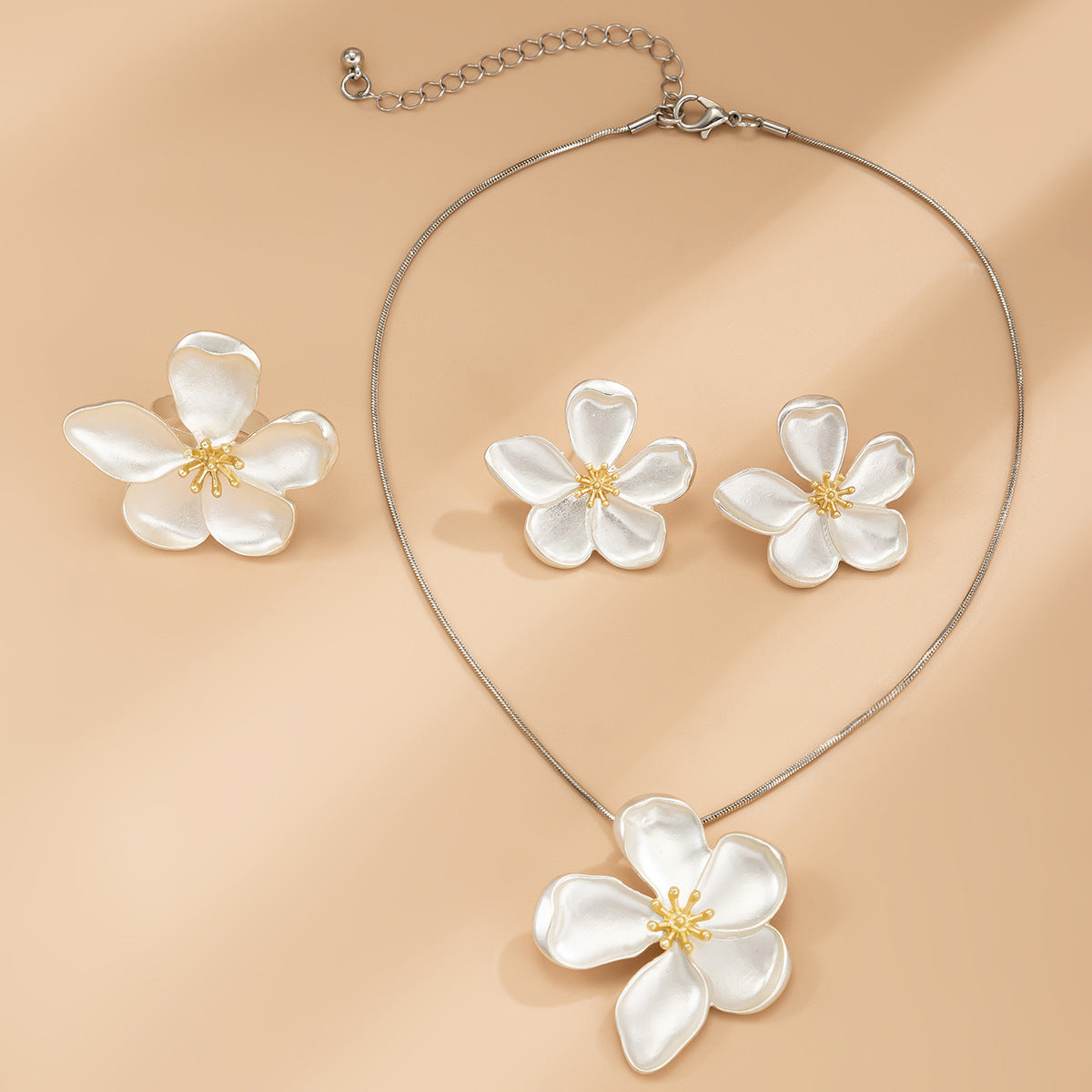 Curling Five-leaf Stamen Snake Chain Suit bf6c9fac 547a 4ea2 97dc 70e03d3e3046