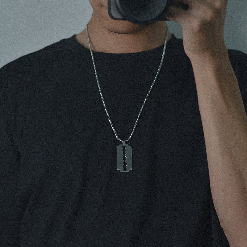 Personality Versatile T-Shirt Chain Male Punk Titanium Steel Pendant c33878e8 ceb8 4334 8a30 5978e9c343af