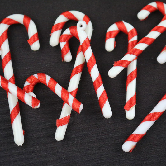 Christmas Walking Stick For The Elderly White Body With Ribbon c44a0fc2 973e 436e 8fb1 5d0173aaddf5