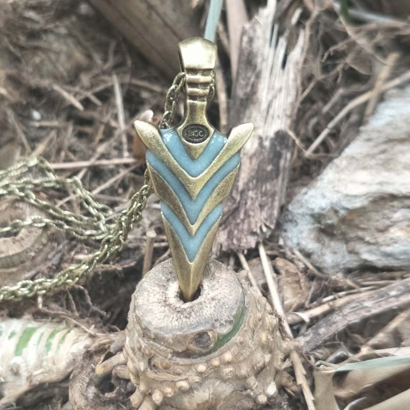 Luminous Arrow Necklace Vintage Light-emitting Pendant c45ae464 9fec 4591 9f62 a7a22c24ed49