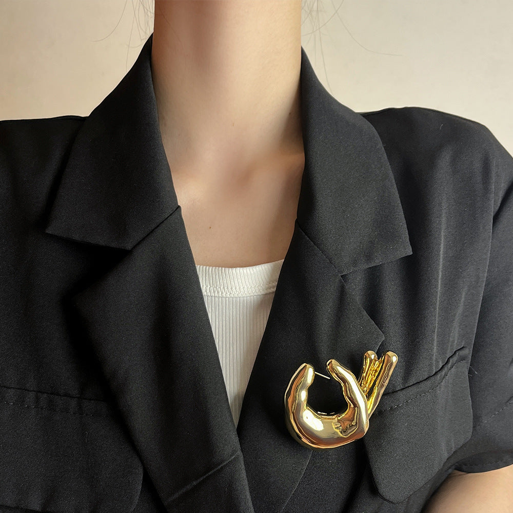 Metal OK Gesture Brooch Fashion All-match Pin Clothes Accessories c519fb5c 4bd1 4a40 be01 9393a6510c00