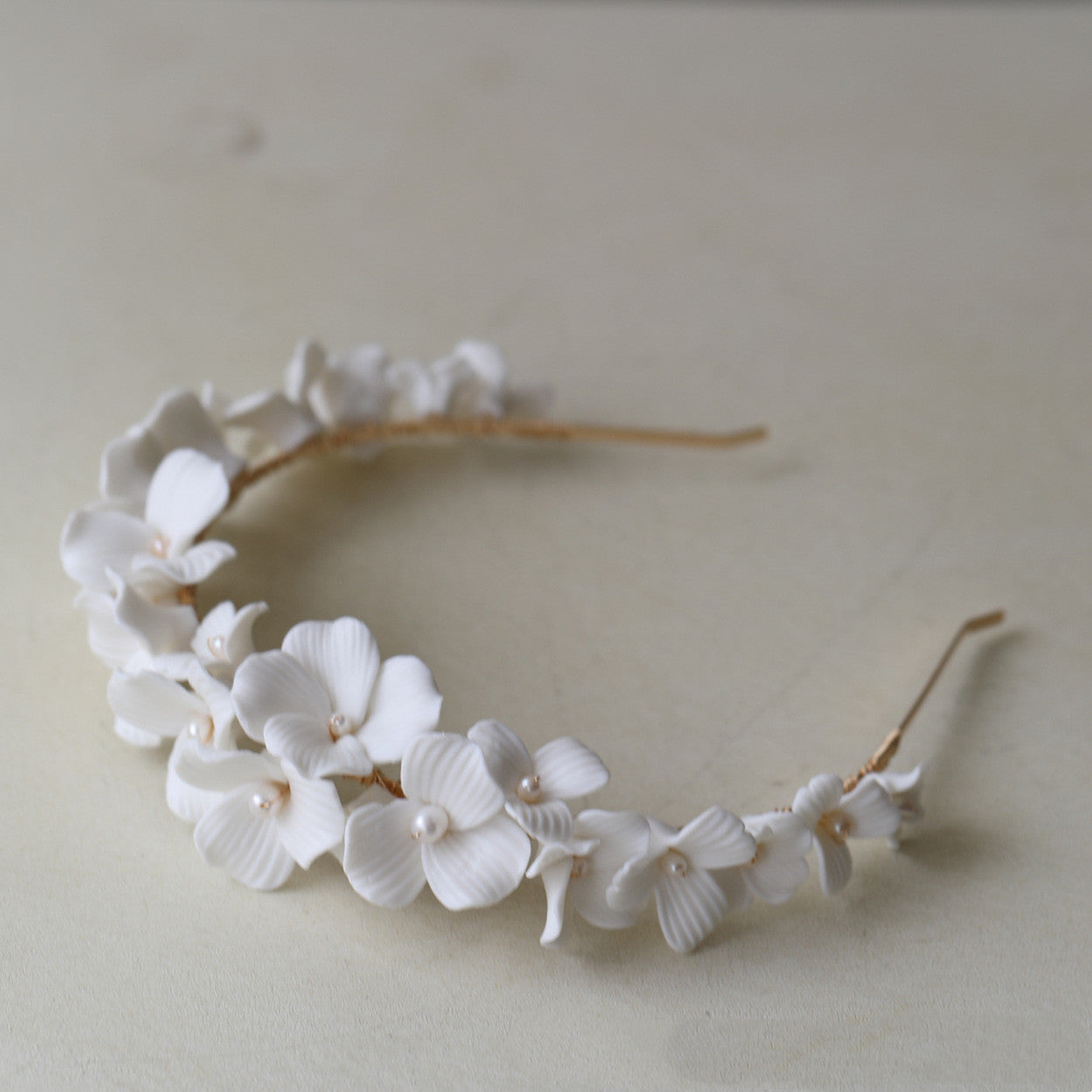 Bridal Simple Ceramic Flower Headband c58eff6d eab0 4d1c 9a63 7f1a5f669dec
