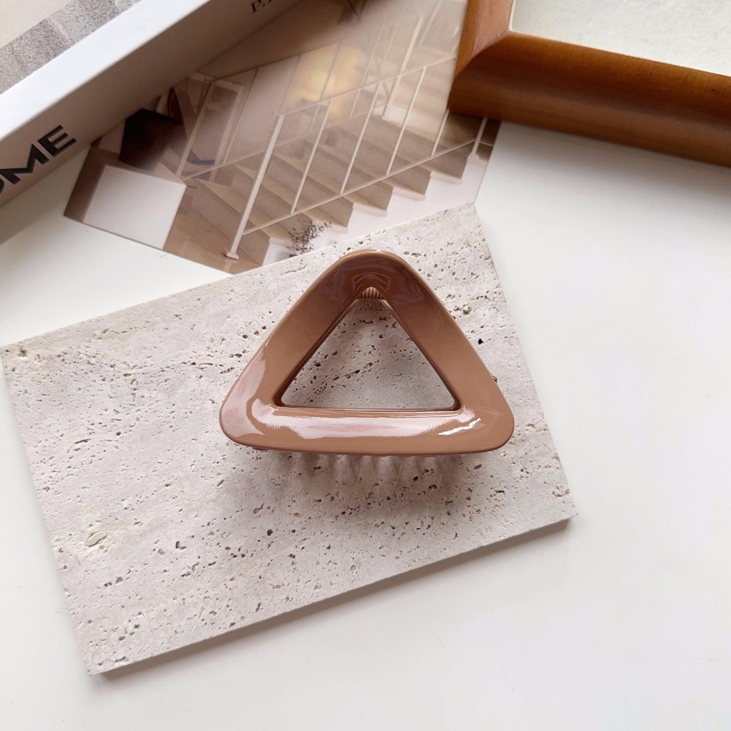 Triangle Plastic Hair Jaw Clip Women's Large Shark Clip Back Head c5f8f65a 8880 40ea a76c a1c285bb8306