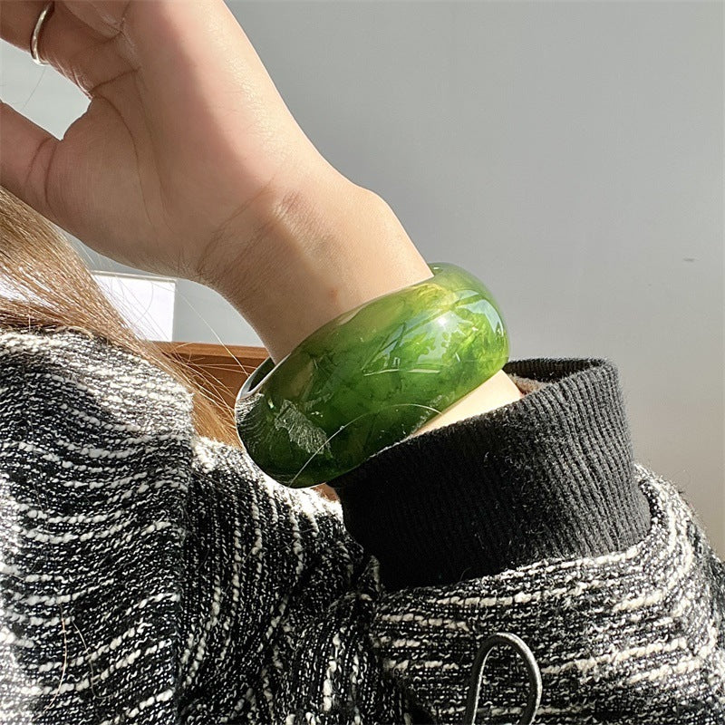 Irregular Geometric Transparent Resin Bracelet c6204b5a 1fd6 4d7f 97ee 7b0379c17edc