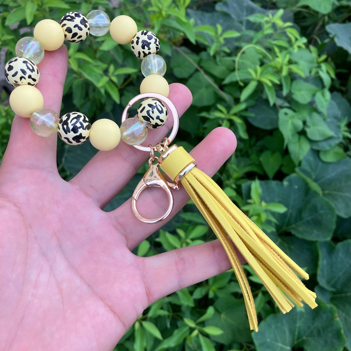 Color Leopard Pattern Luminous Beads Bracelet Keychain c7e173d3 97cc 4cc4 8aef a30c690ae4e0