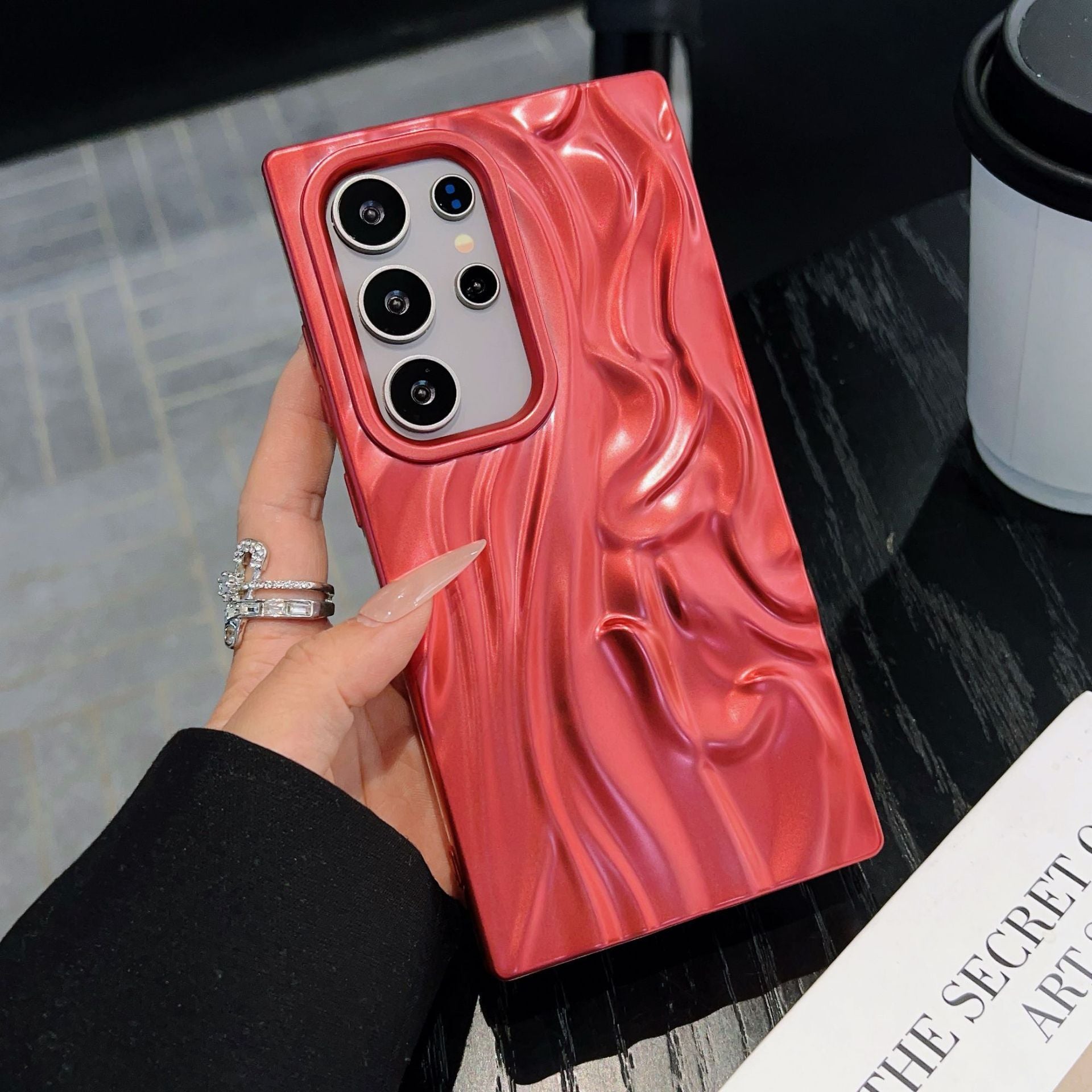Three-dimensional Pleated Electroplating Phone Case - 图片 14
