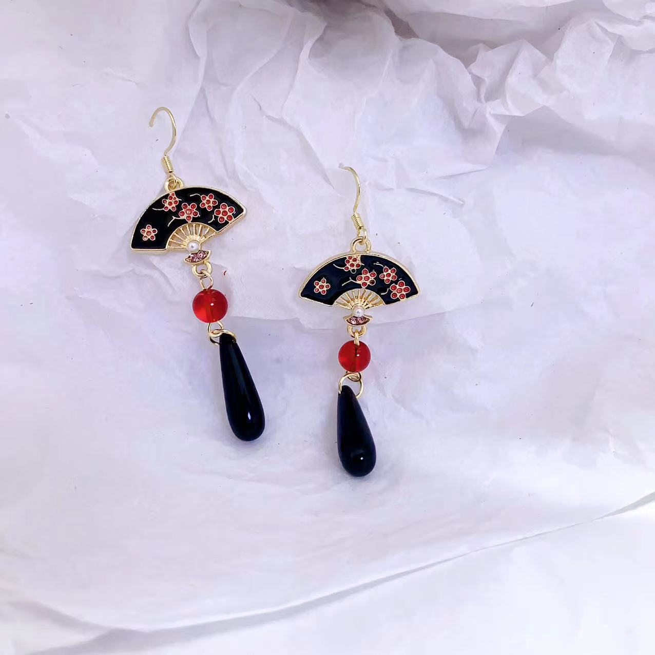 Chinese Style Retro Plum Blossom Scallop Earrings Women's New Chinese Style ce48472d a519 4c97 a626 d141bf5509b2