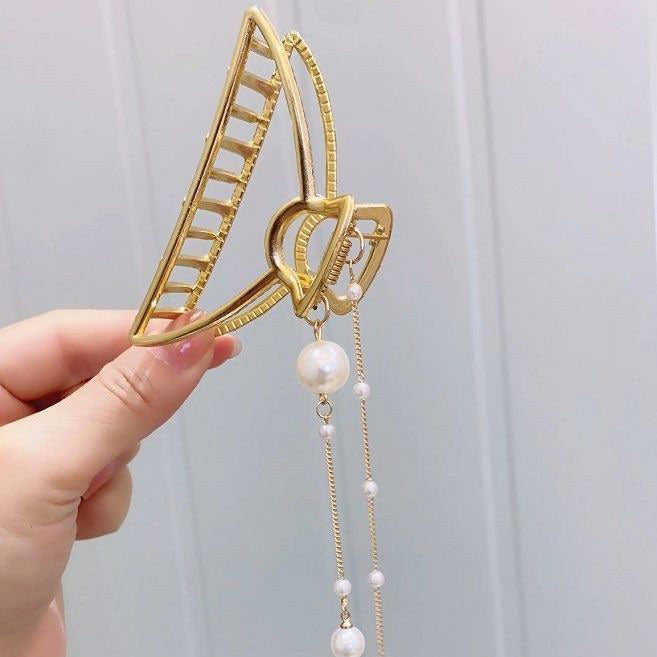Metal Bow Pearl Pendant Hair Clip ce71a1b7 24e1 45b6 9138 1bcd214485a7