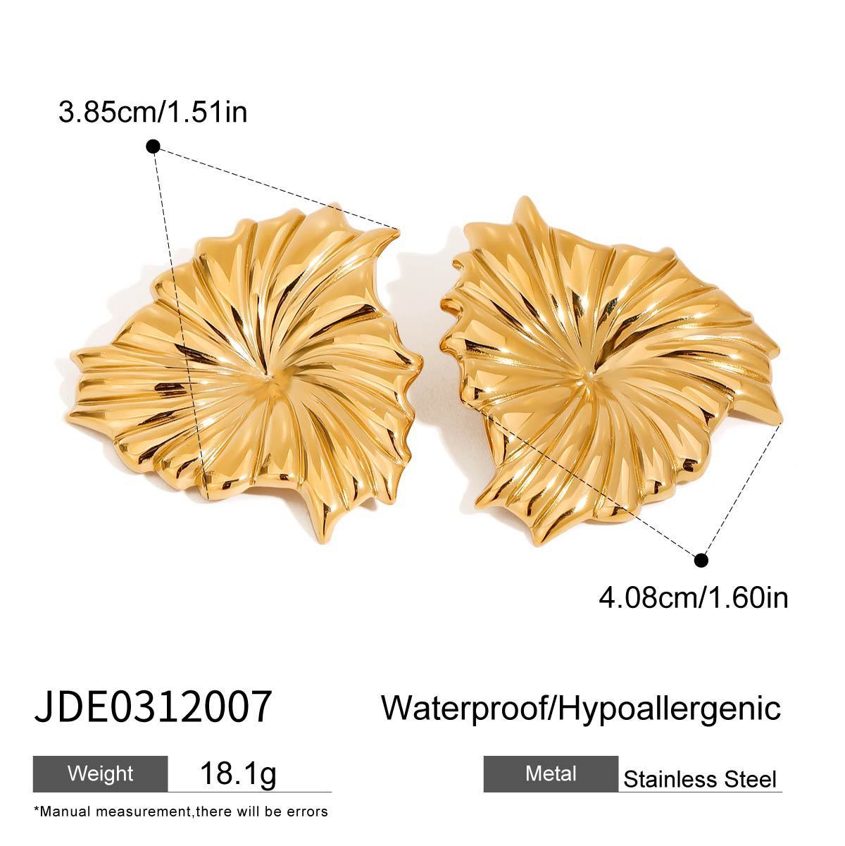 Rafaela Sculpted Petal Gold Earrings cee507a0 5429 41ba 9f11 50e50a2d85ed