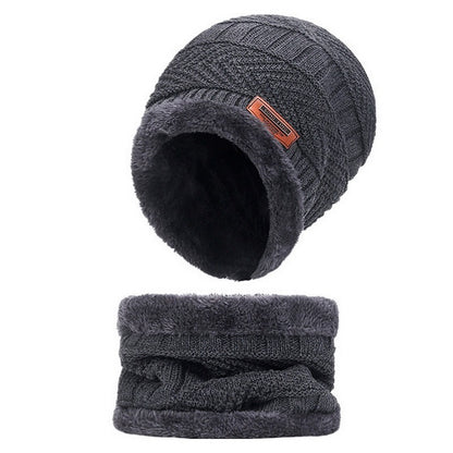 Warm Cashmere Padded Hat Scarf Gloves Set Of Three d386f3b5 2d8f 41e8 a2c8 6f178d575a28 93b54bb2 1338 41d8 8f1b c6213b25c609
