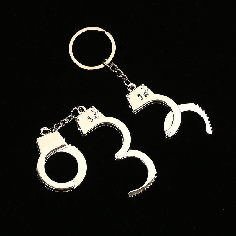 Metal Bags Pendant Zinc Alloy Casual Simulation Handcuffs Keychain d4da5b36 3ef8 4cd8 b3f1 73afc73e9c9f