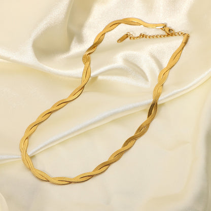 Lysa Twisted Chain Necklace d63e8f23 0905 46bf b7f5 d74e04e9db6a