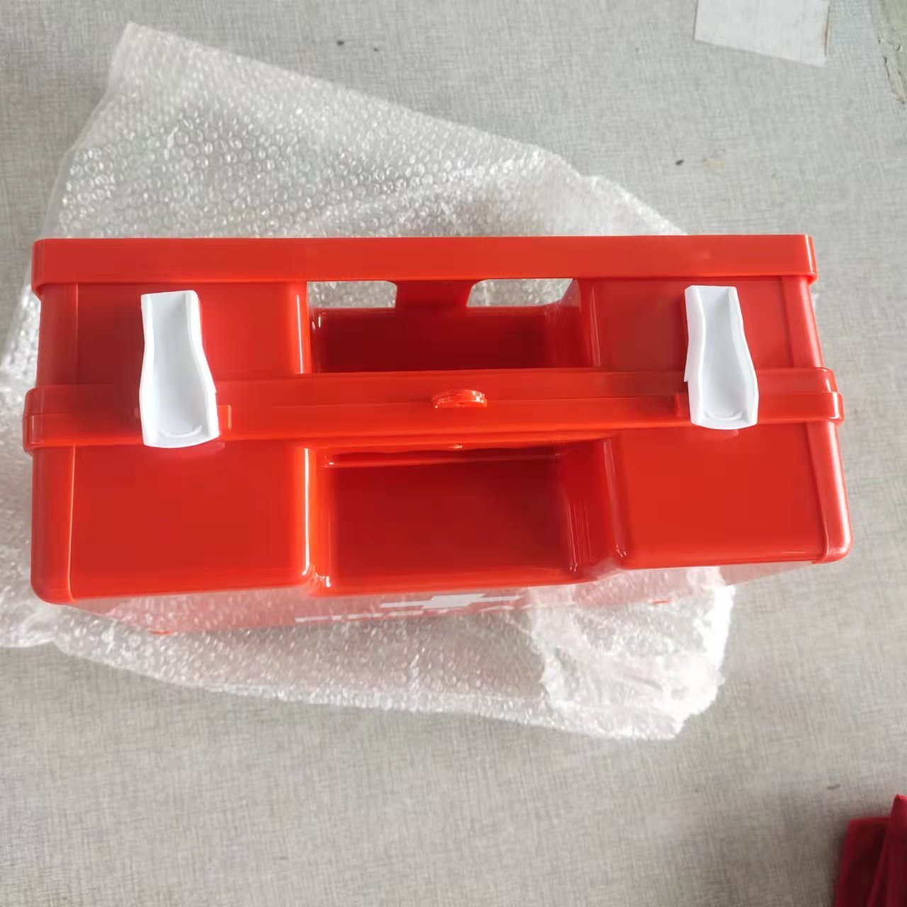 Large ABS Wall-mounted First-aid Kit d74627f3 cd79 47e7 955a f395f628248a