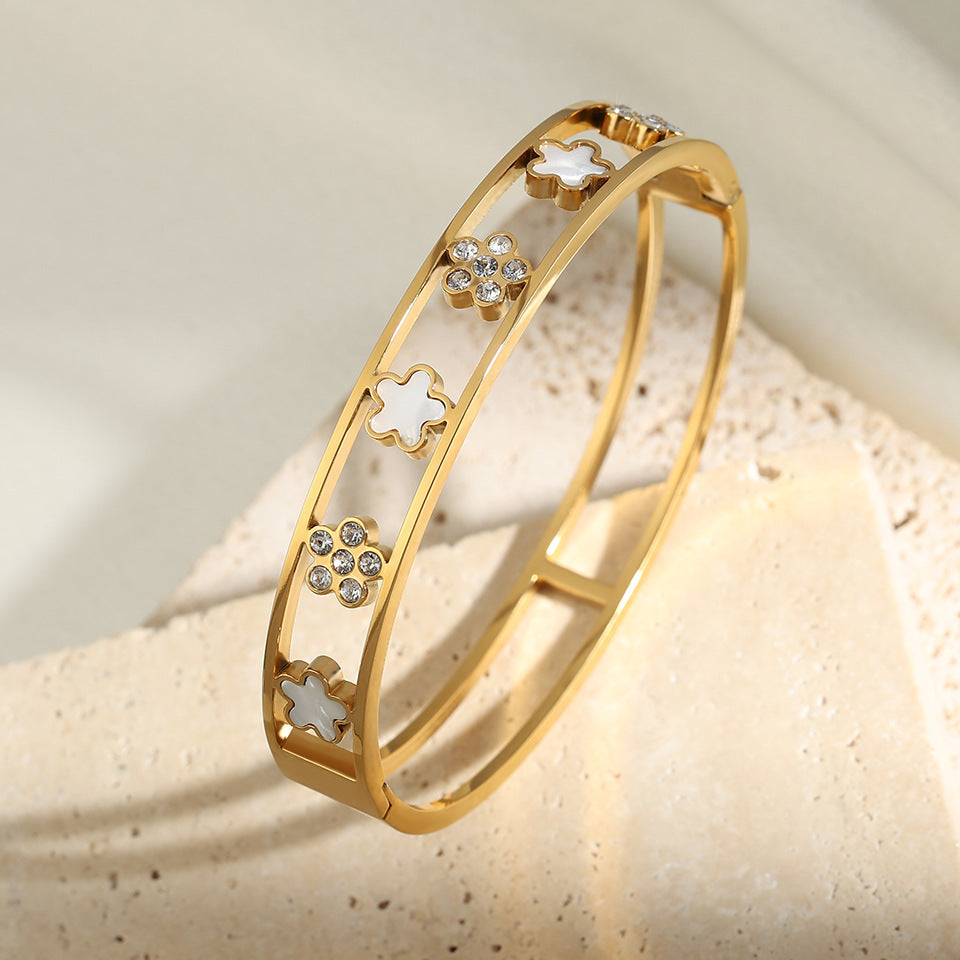 Fashion Multi-Diamond Five-leaf Flower Bracelet Female Niche d8596faa ec00 486f 90e3 a433a5e9e814