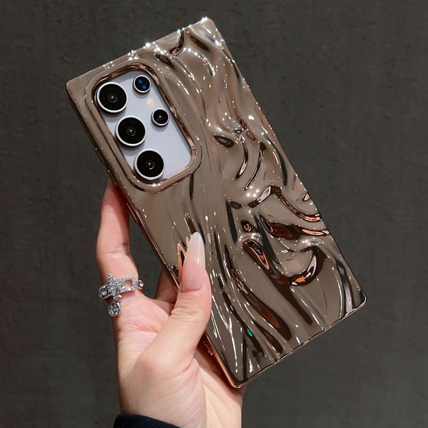 Three-dimensional Pleated Electroplating Phone Case - 图片 10