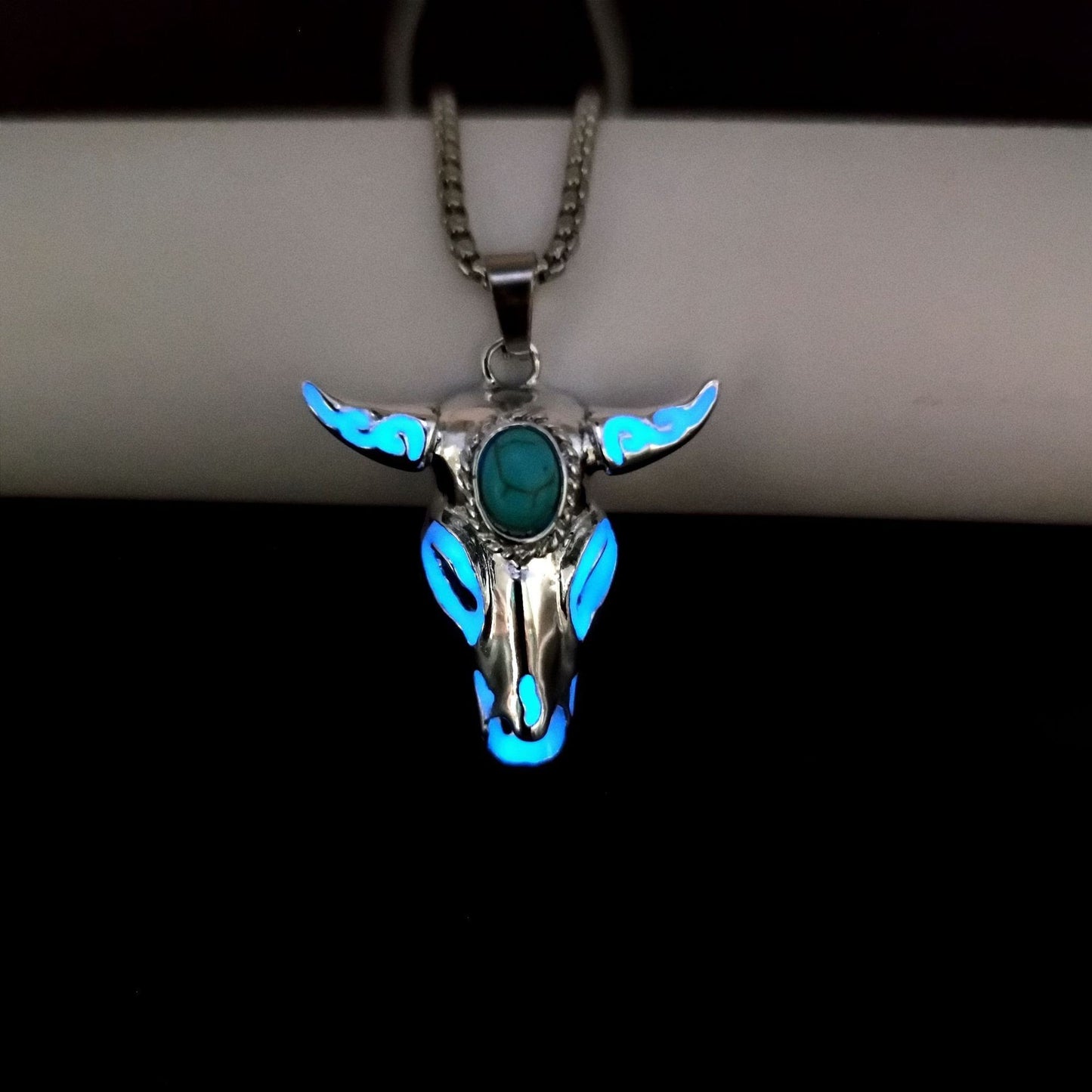 Men's Turquoise Gemstone Bull Head Luminous Stainless Steel Necklace d934f83a fef0 4ba5 9636 74eff114e49c