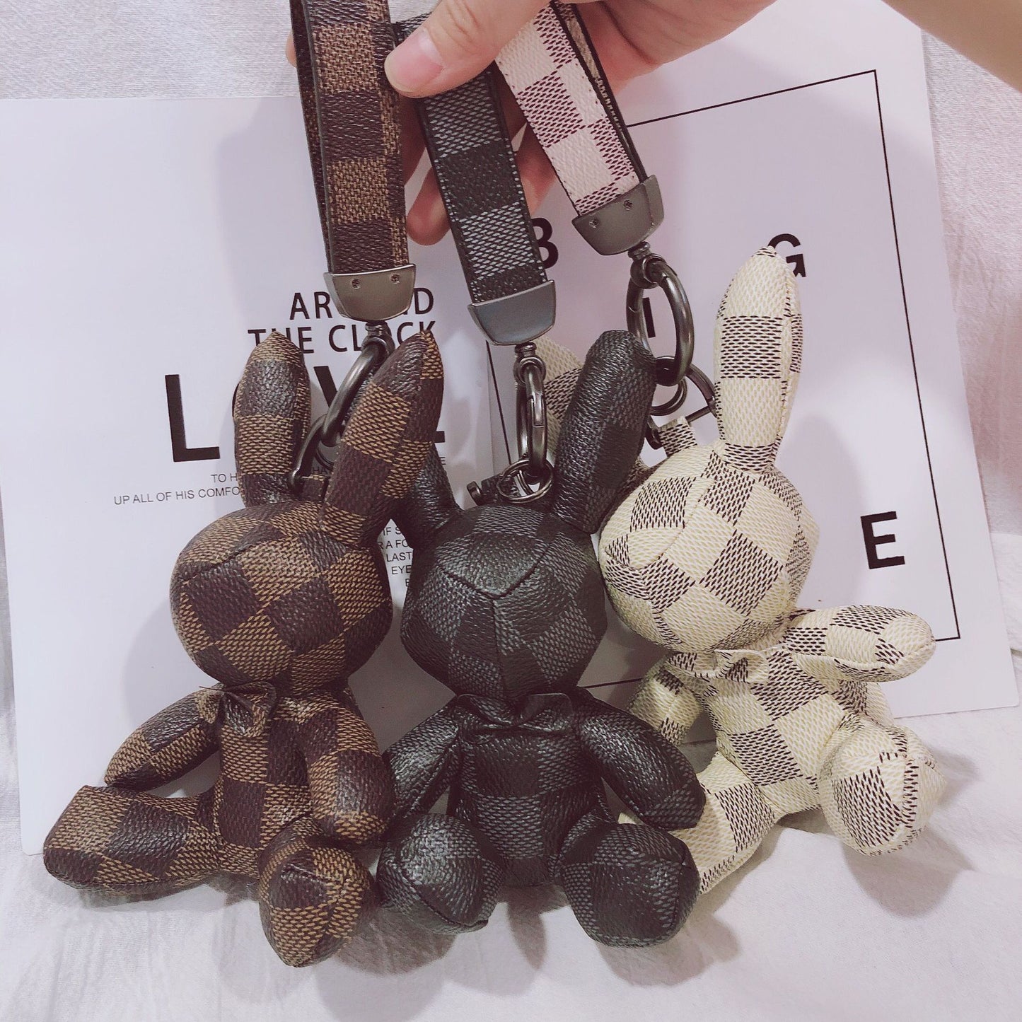 Creative Fashion Leather Bunny Car Keychain Pendant e20c5702 b1e0 4645 88b5 475e8807b9fb