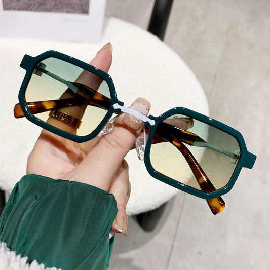 New Retro Hip Hop Small Square Box Exquisite Sun Glasses e3e1e6ac 8ef0 4e15 a074 4bbff864c2c8