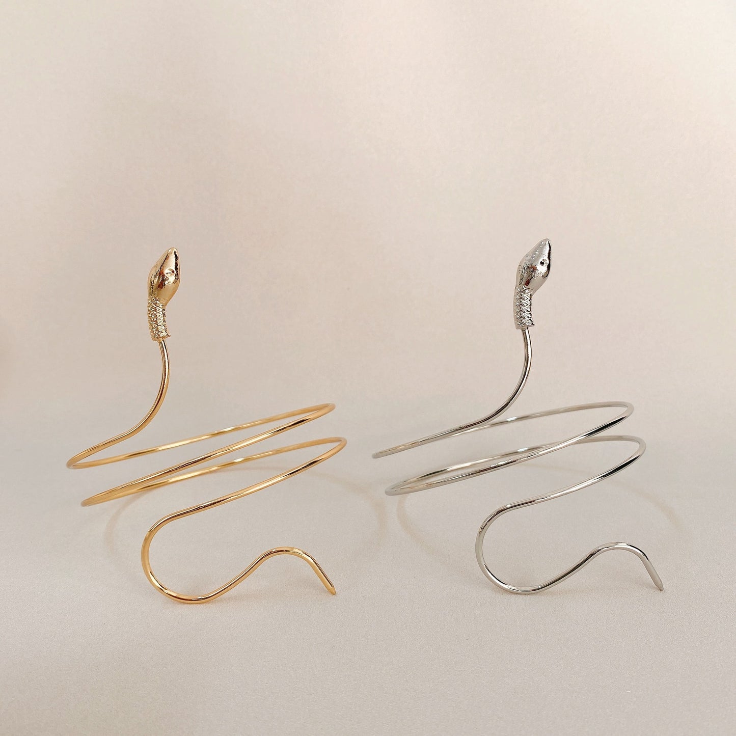 European And American Street Retro Snake Twisted And Twisted Bracelet e4688903 4f37 49a0 acb7 ef919e9be708