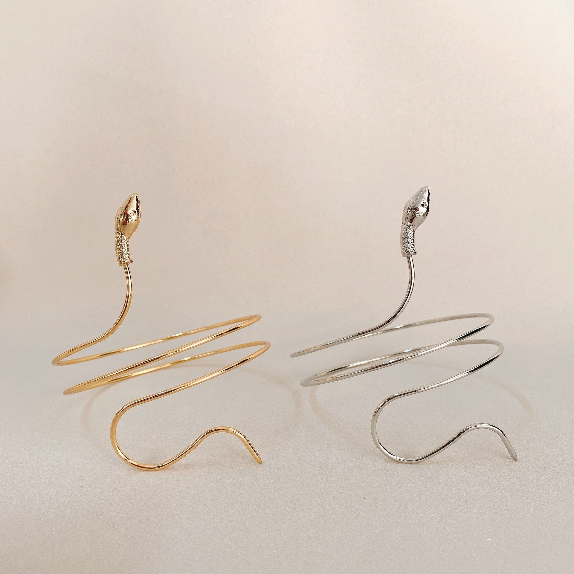 European And American Street Retro Snake Twisted And Twisted Bracelet e4688903 4f37 49a0 acb7 ef919e9be708