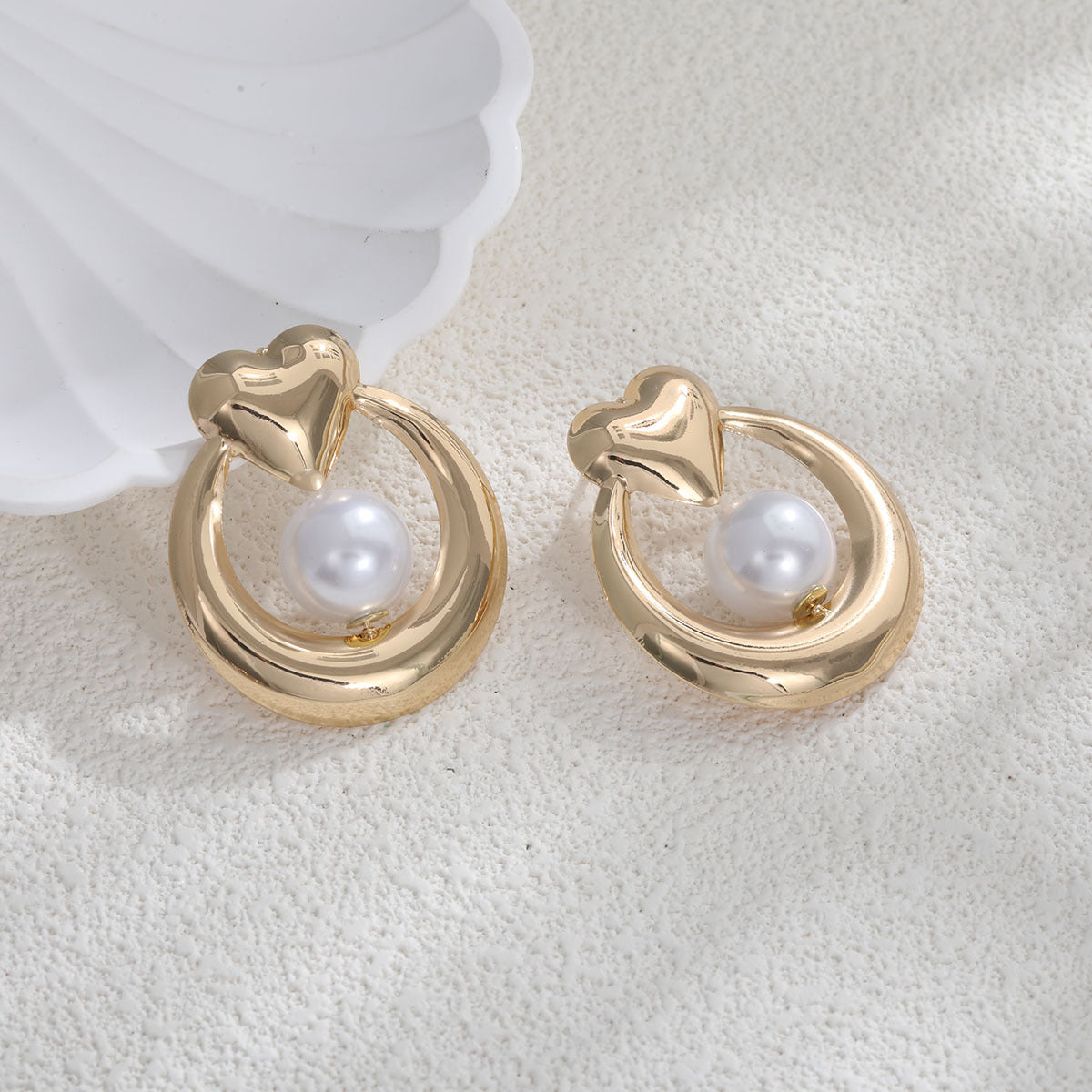 Exaggerated Large Pearl Earrings Female Special-interest Design e4a346e7 c134 43dd 835a dde48103aafd