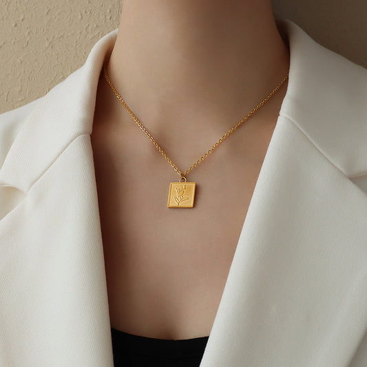 European And American Ins Wind Rose Flower Pendant Square Necklace ead023e2 1cfb 498d 935d 0dffc576f5fa