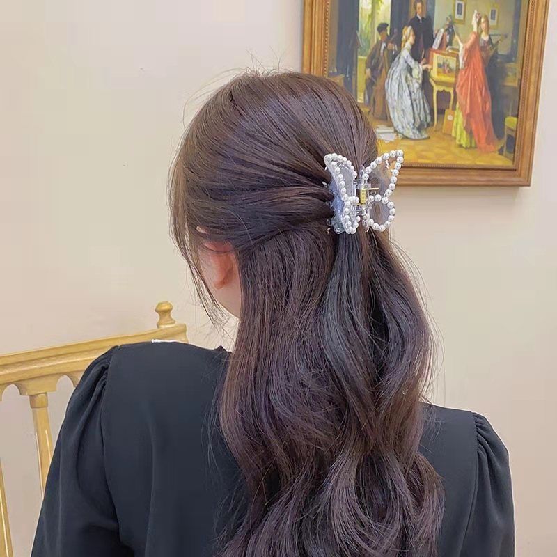 Medium Butterfly Shape Pearl Fancy Pearl Jelly Palette Hair Clip ed6fcc9c 2151 402d 9460 9720f3e9fe17