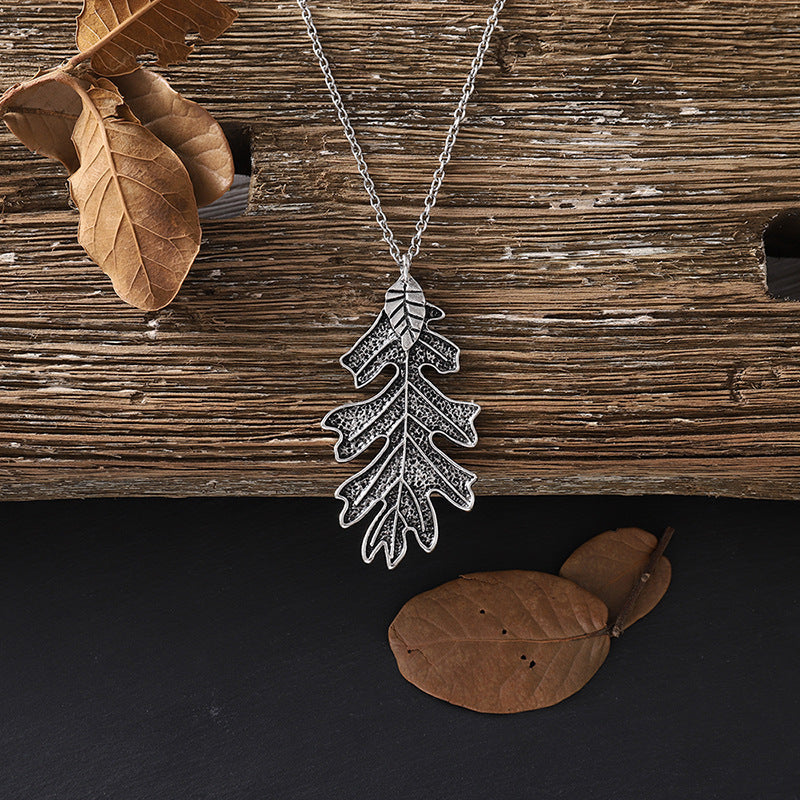 Retro Simple Oak Leaf Pendant ee2f8eb8 b626 4041 9518 67166d1ba025