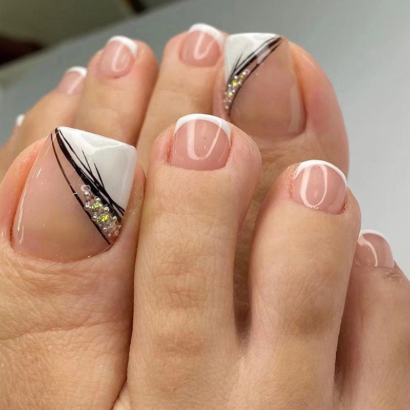 White French Toenail Wear In Summer ef35579b 5adf 4f0f 92a5 83c38e23c2a8