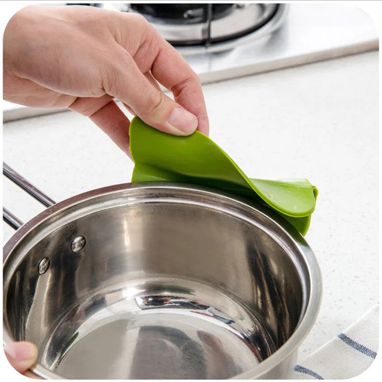 Spill And Leak Proof Pot With Circular Edge Deflector ef9521e8 e40b 4f8e ab79 31ba9ba18e19