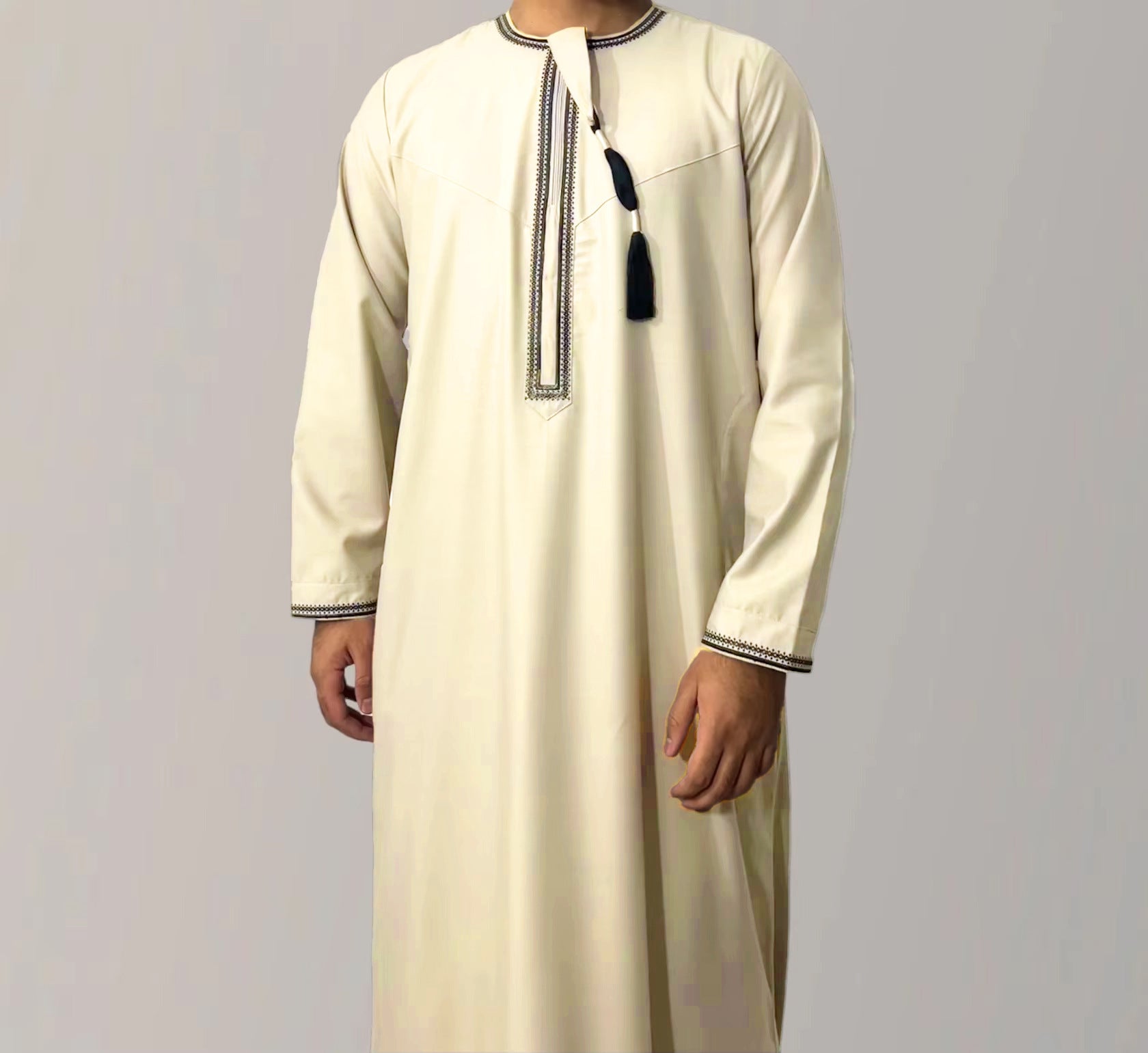 Solid Color Round Neck Embroidered Thick Tassel Oman Gowns Saudi Arabia Men efebe32c 06ab 4173 91ef 94dc857a981d