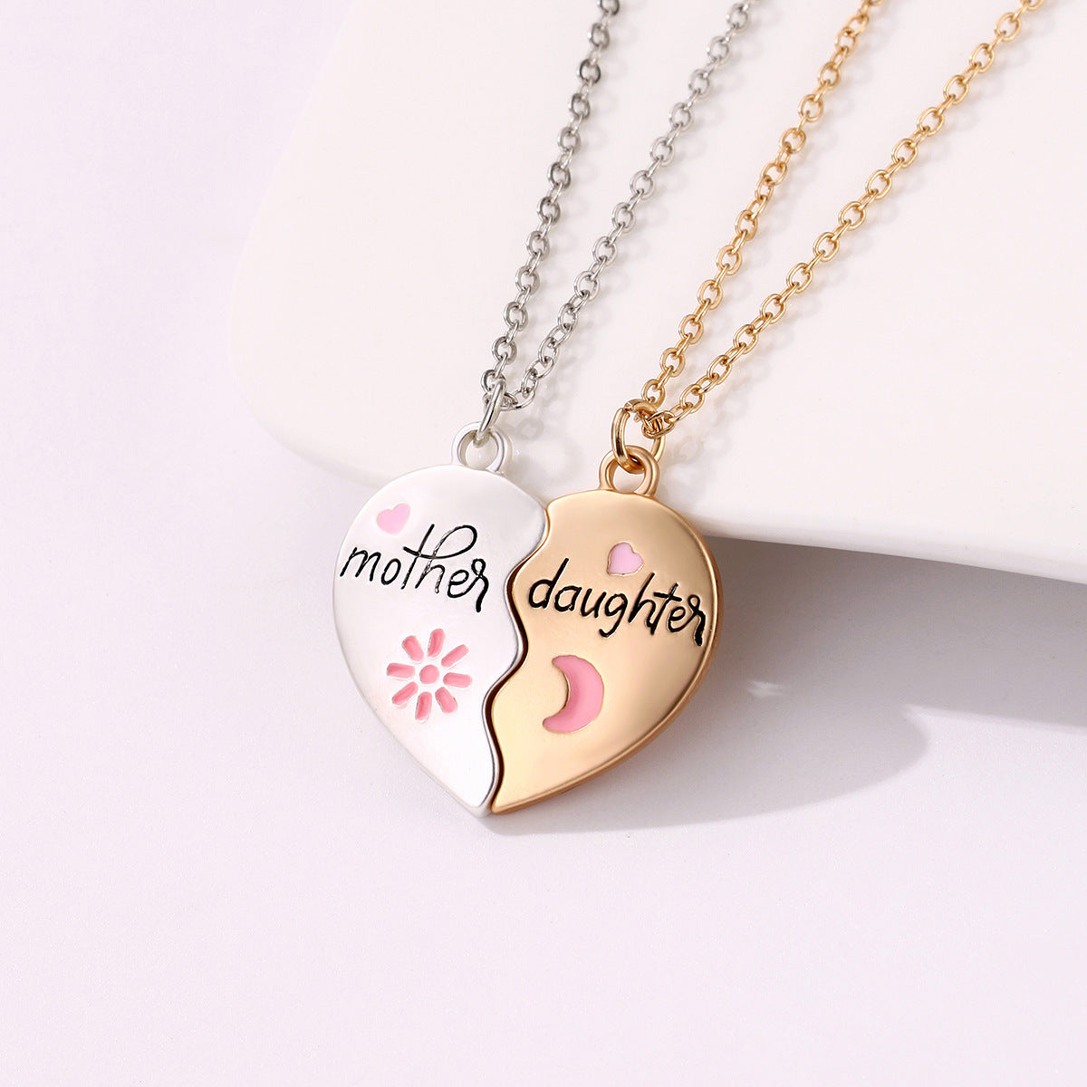 2PCS Set Jewelry Mother Daughter Necklace Matching Heart Magnetic Pendant Fashion Gifts For Mother's Day - HD Wireless Product #1