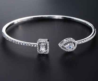 Simple And Exquisite Bracelet With Micro Inlaid AAA Zircon f27528cb 5194 425b 8f56 0bf2af0ea61f