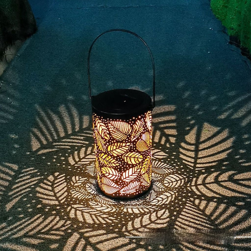 Cross-border Retro Solar Lantern Iron Hollow Storm Lantern Courtyard Decoration Desk Lamp Garden Projection f2bcfae7 9660 48e