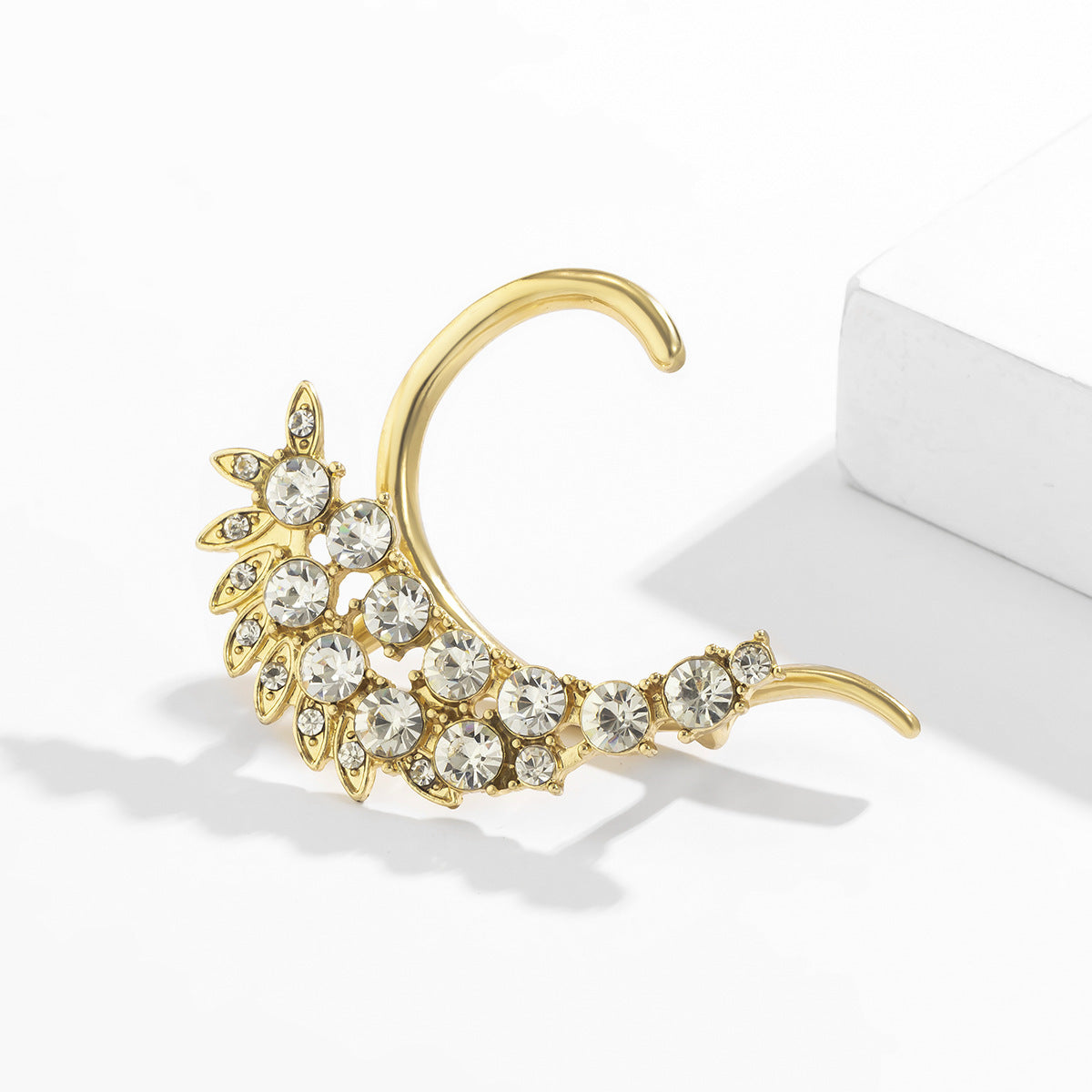 Personality Cold Wind Business Alloy Earrings Simple Micro-set Outline Elf Earrings Female f2f931d6 bcad 4c90 a86b fca1c8d55e