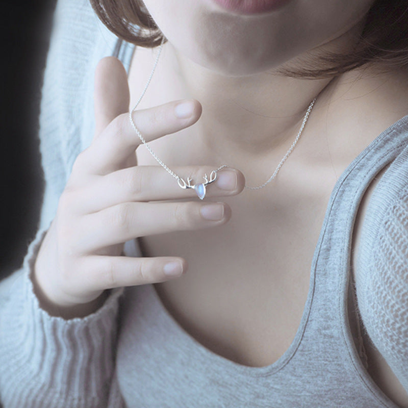 S925 Elk Necklace Forest Moonstone Pendant Clavicle Chain f546dd6a 87b2 406f 8244 3df2d6c6309d