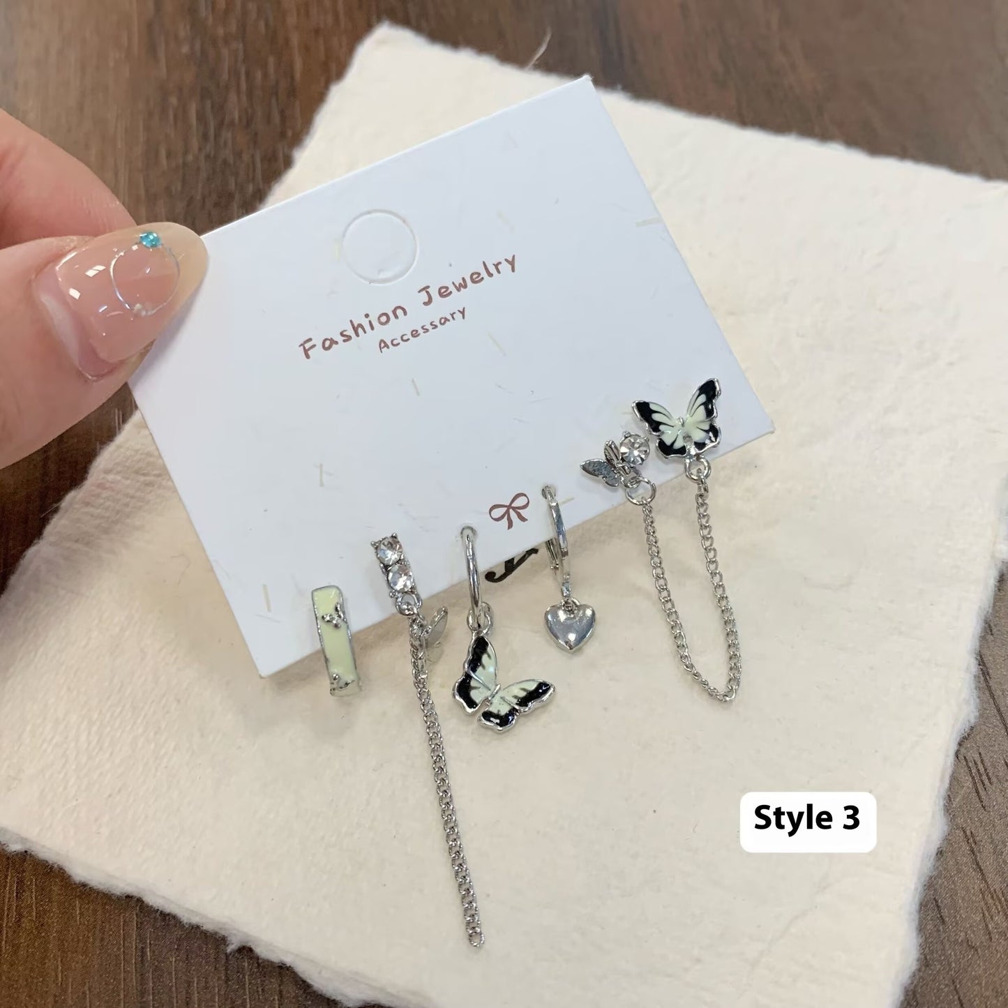 Minimalist Personality Love Butterfly Ear Clip Suit Female f5627ca3 07fa 4da7 b94a 6238d60a0b88 trans