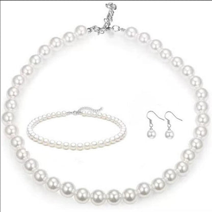 French Retro Artificial Pearl Necklace f77aa2e3 2473 4b9b 8c3f 9c4a1411bb2e