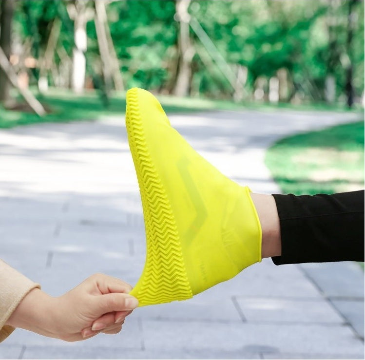 Men and women hiking slip wearable easy to carry silicone rain boots f843b69e ee7a 44fa b7b2 2871f38a56cb