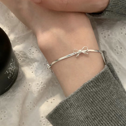 Bow Snake Bones Chain Bracelet For Women f93a9eeb 6b7c 4d17 b5ea 3dc9c4aa432f