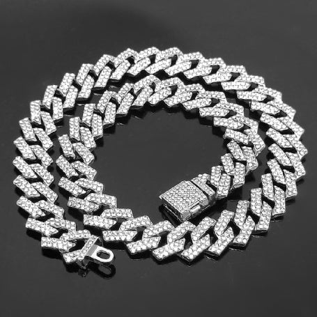 Zircon Plated True Gold Pendant Necklace f96b1cdc a5cb 4d13 9ab7 8eb03ea0dbe3