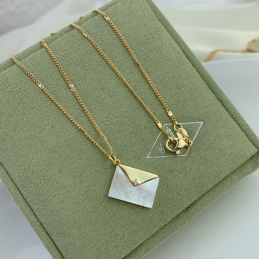 Fashionable All-match White Shell Envelope Pendant Necklace fbcbfdfc c3e2 4b10 ae0f bddf33ab4b4b